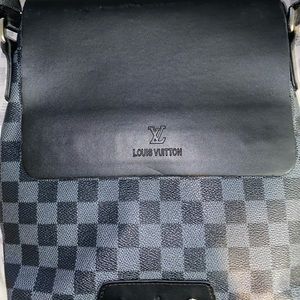 Louis Vuitton crossbody purse